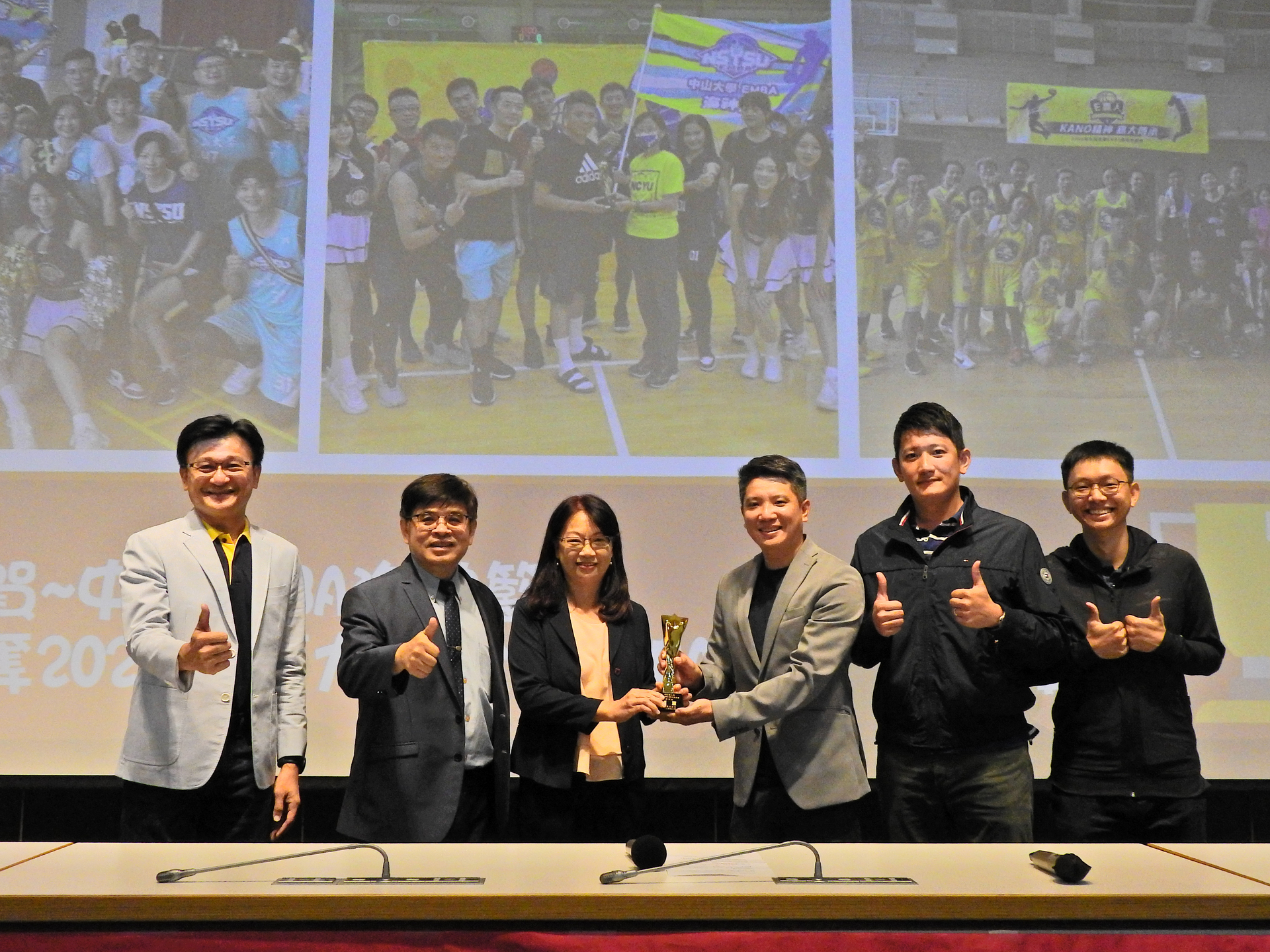 EMBA Neptune Basketball Club won the third place in the National EMBA Basketball Tournament and shared with the College of ManagementImage