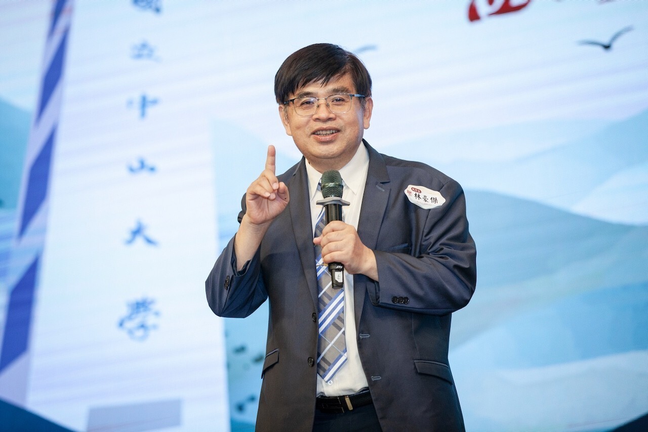 國立中山大學管理學院EMBA林豪傑執行長致詞：第三期等於「三生萬物」以三維開始，延續過去的成績，走向更美好圖片
