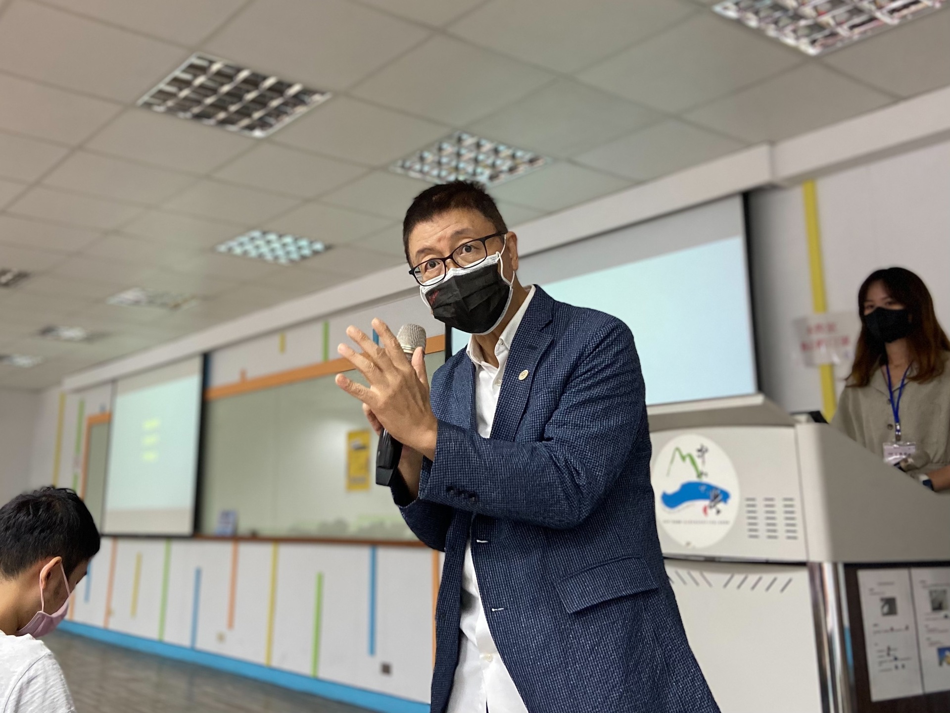 吳道揆講者認真的講說Image