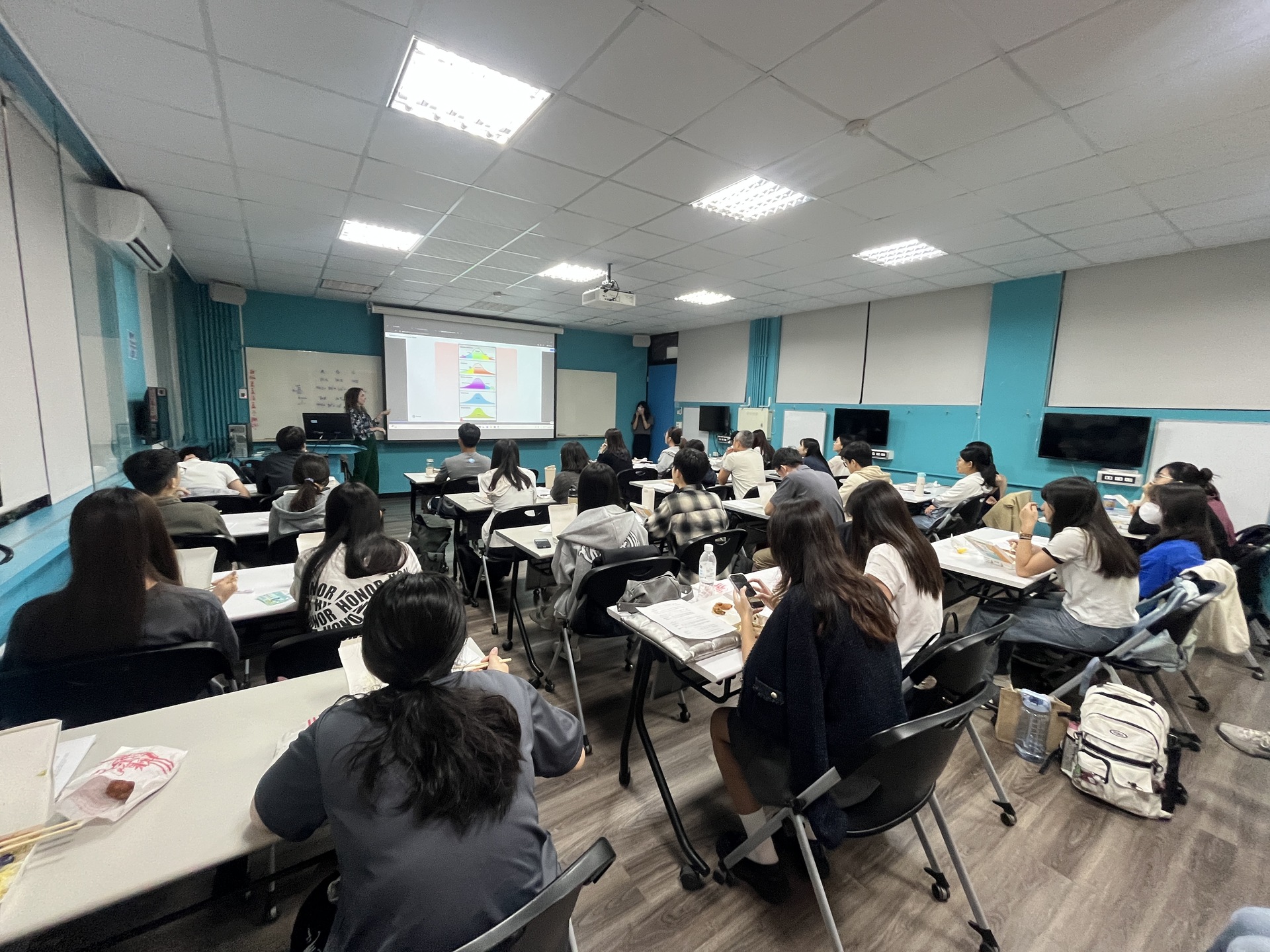 講師 Svetlana Boldina分享跨文化職場經驗圖片