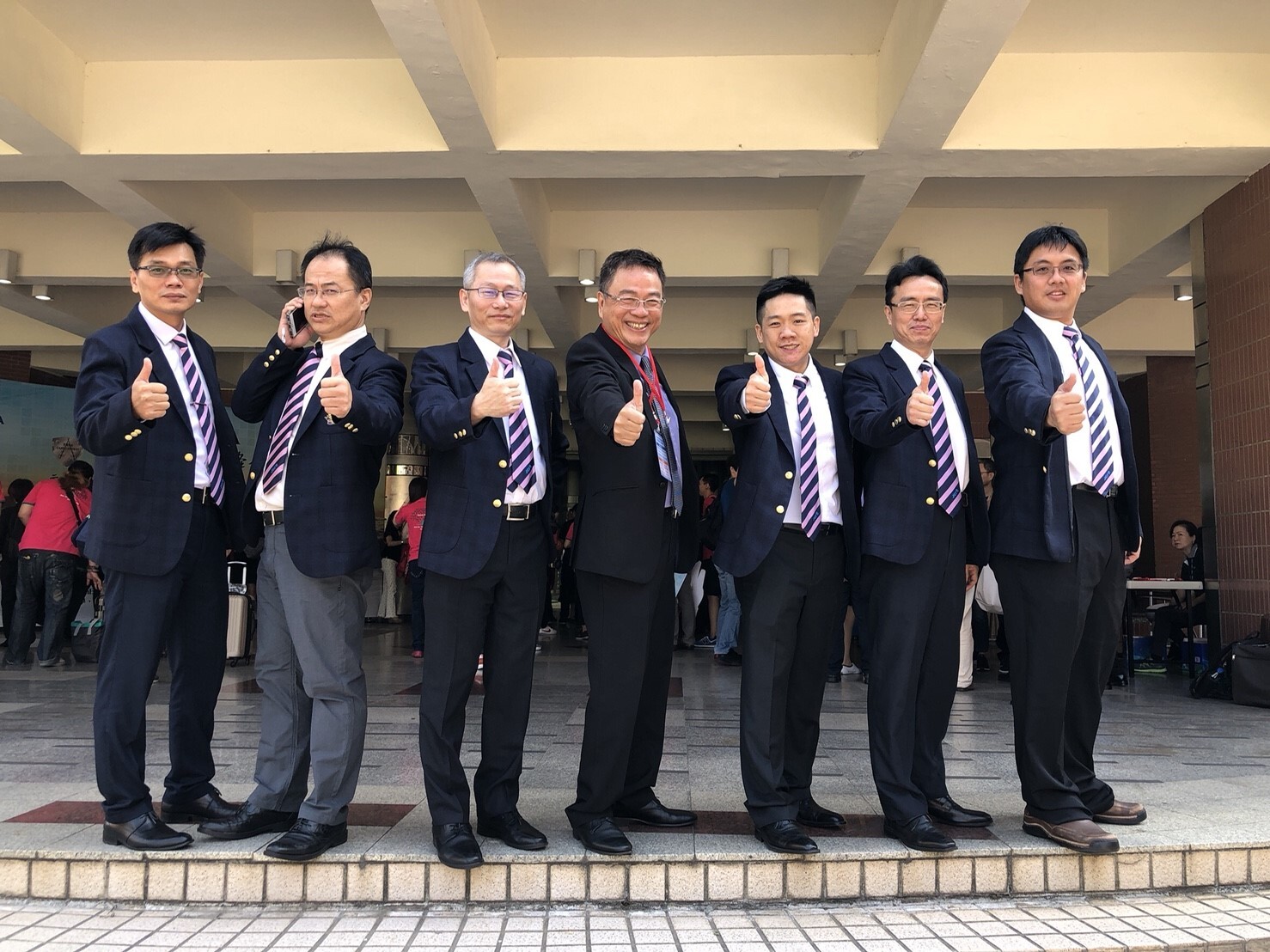 中山EMBA-20「乘風破浪」賽前合影蓄勢待發圖片