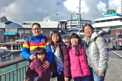 Dr. Kim Choy Chung with his familyImage