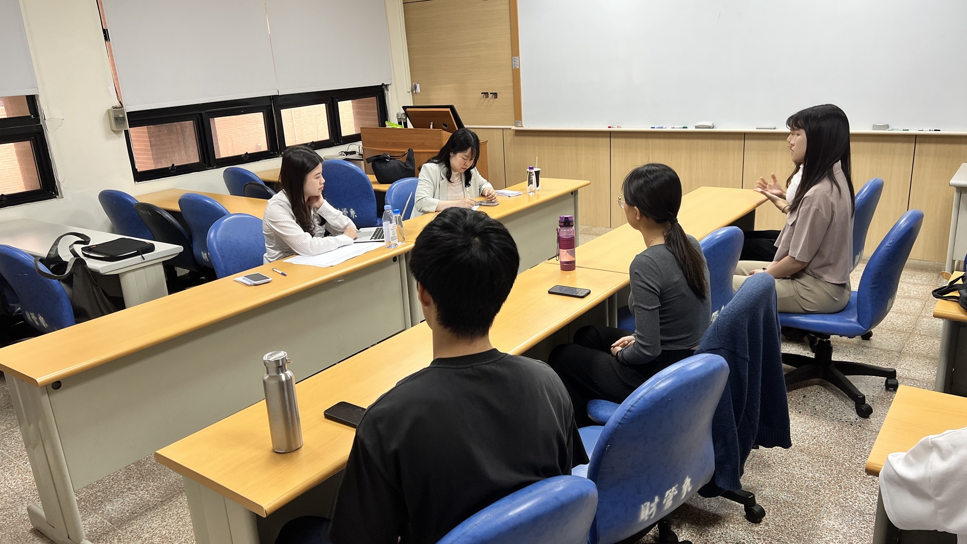 面試共分四組進行，每位同學都需挑戰在群體中嶄露頭角圖片