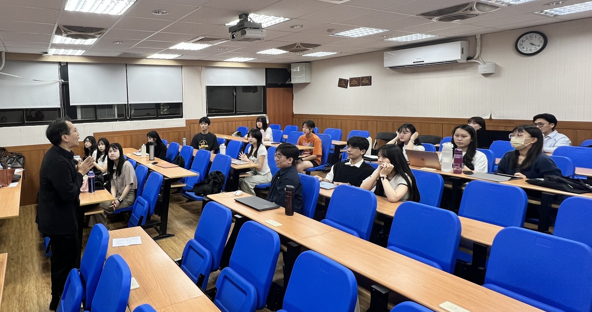 針對職涯辦所舉辦的MA工作坊，同學表示有趣又實用，希望未來能包含更多面向與產業圖片