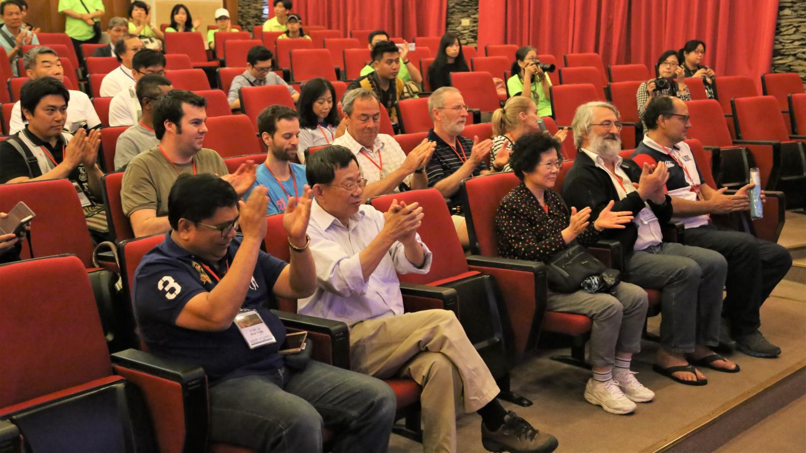 南方黑鮪保育委員會在台灣召開會議，謝文榮籌辦安排三地門文化園區一日遊接待各國與會代表。圖片