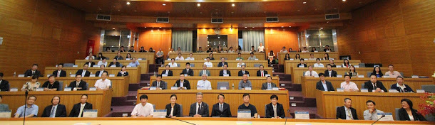成立大會在第一科大舉行，並安排由機器人擔任開場嘉賓，藉此預告未來許多職業將被機器人取代。   圖：高雄第一科技大學提供圖片