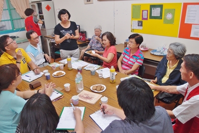 104年計畫團隊至自強社區發展協會進行訪視圖片