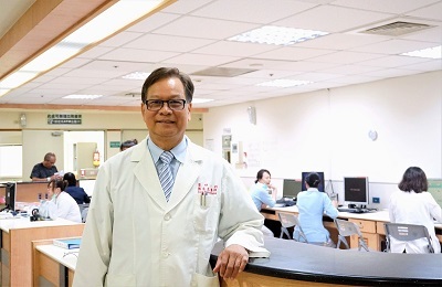 賴春生於高醫大附設醫院整形外科病房護理站圖片