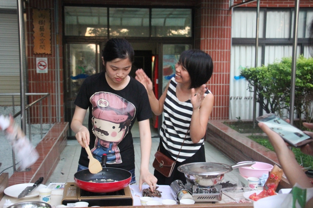 中山大學第一屆料理東西軍 美女廚房上菜囉！圖片