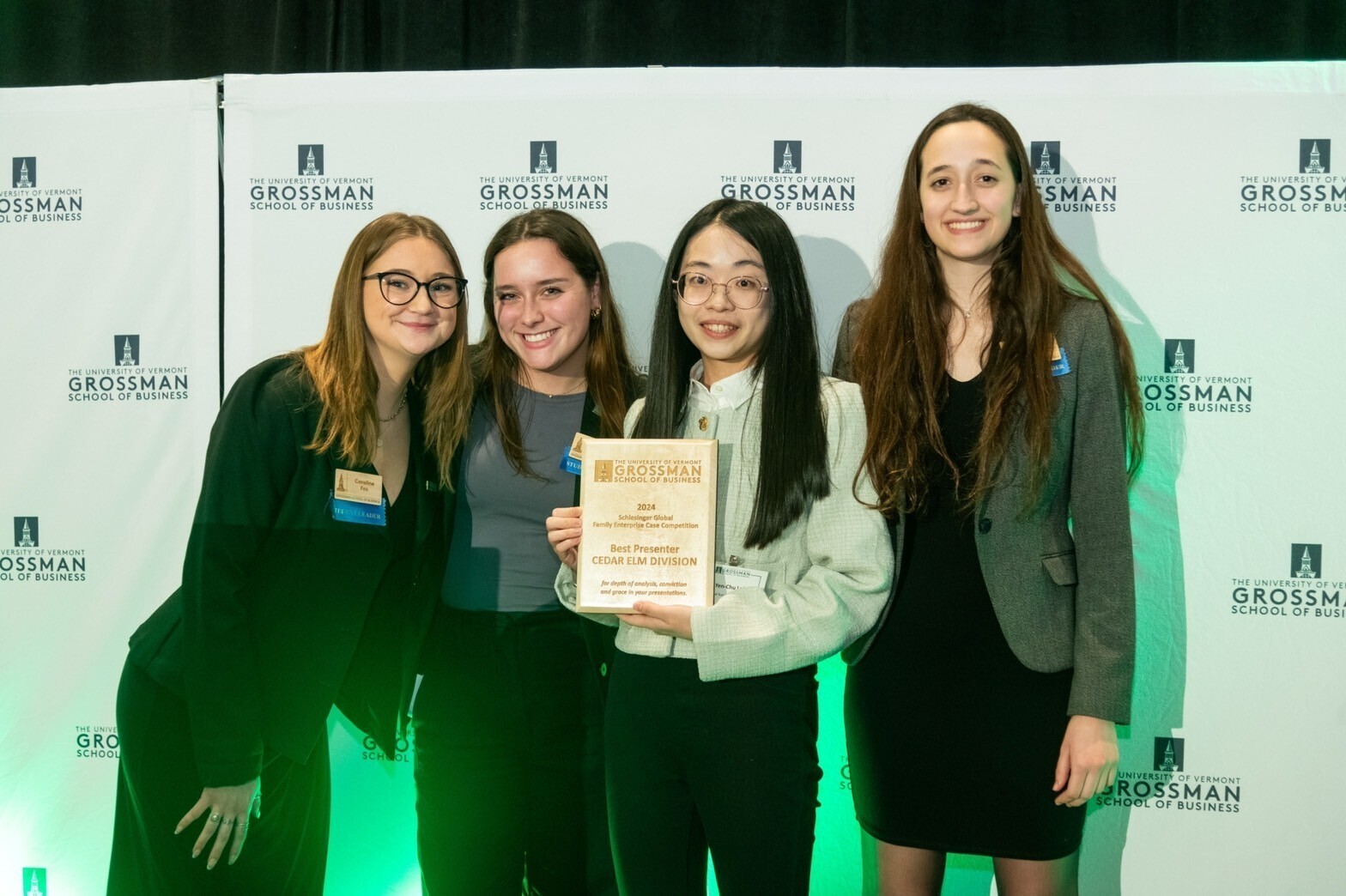 [Honor] Yen-Chu Lai (Ph.D. student) is awarded Best Presenter for the depth of analysis, conviction, and grace during SG-FECC 2024.Image