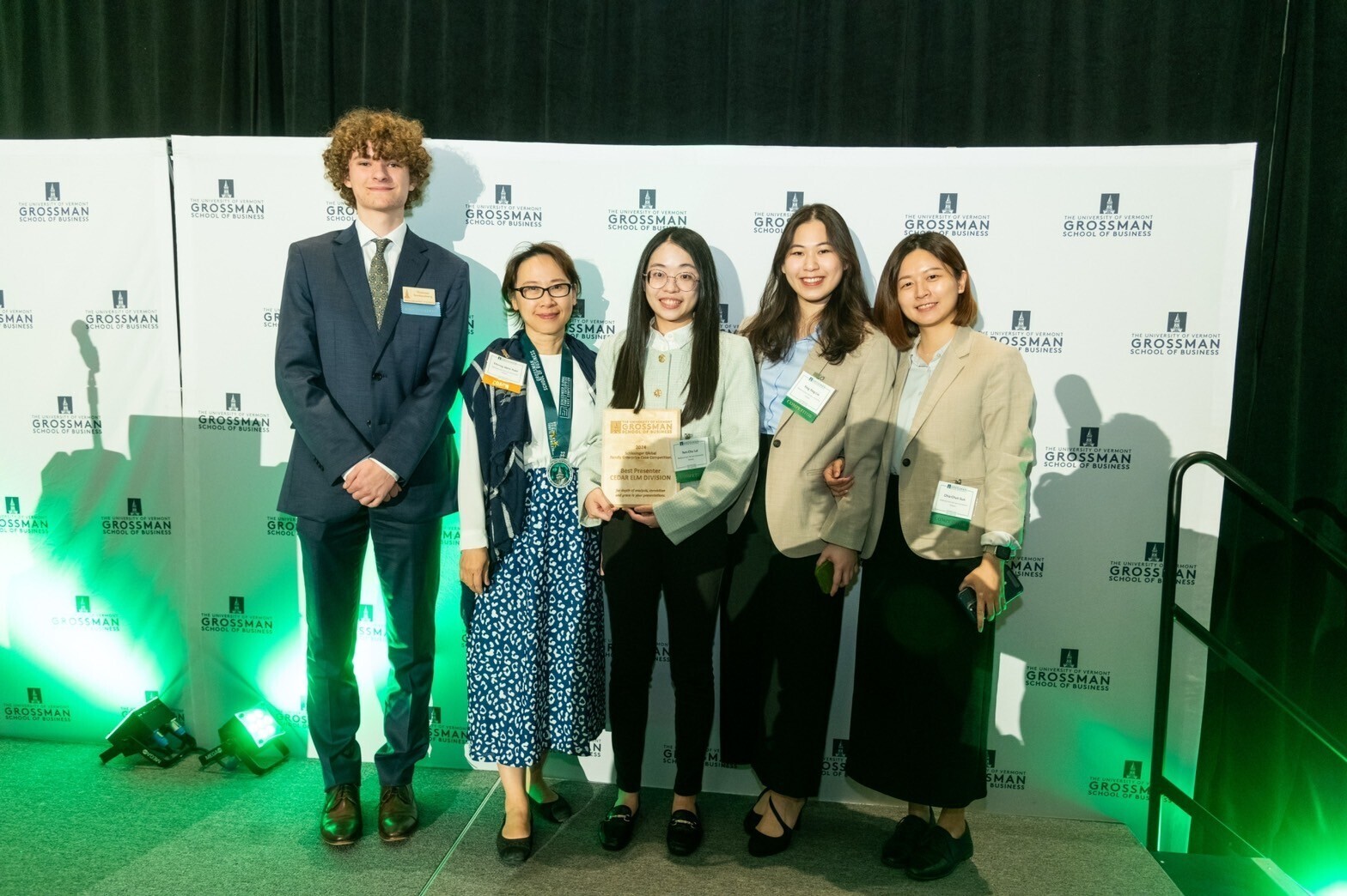 [Honor] Yen-Chu Lai (Ph.D. student) is awarded Best Presenter for the depth of analysis, conviction, and grace during SG-FECC 2024.Image