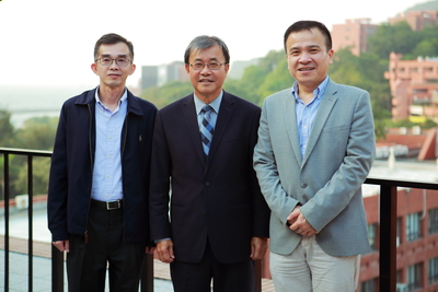 由左至右：中山大學管理學院　陳世哲院長、中山大學校長　鄭英耀、管理學院國際事務中心暨國際學程　徐士傑主任圖片