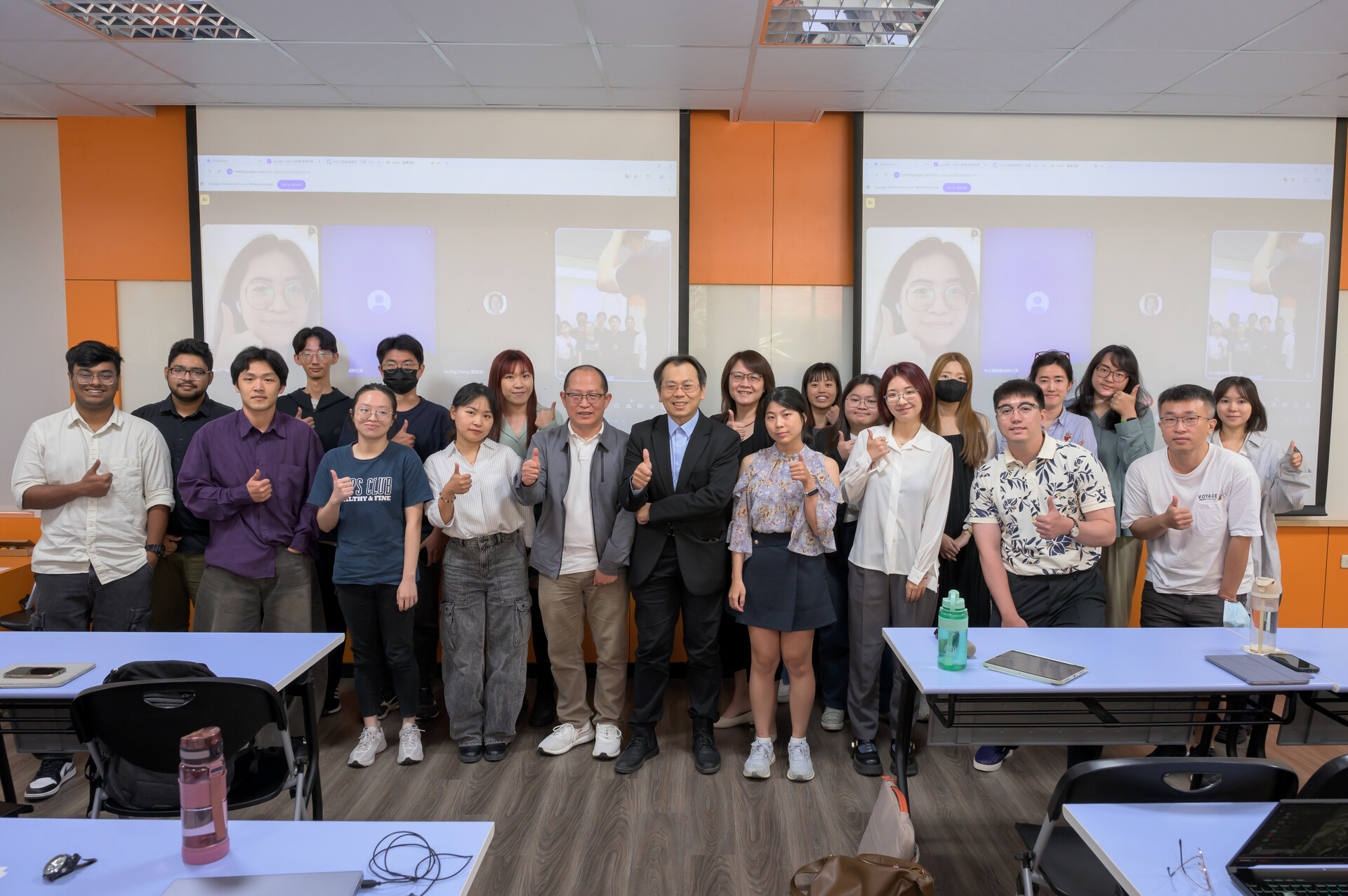 Participants with Deloitte’s Deputy Managing Director Harry Huang and Director Shih-Sian Jhang.
