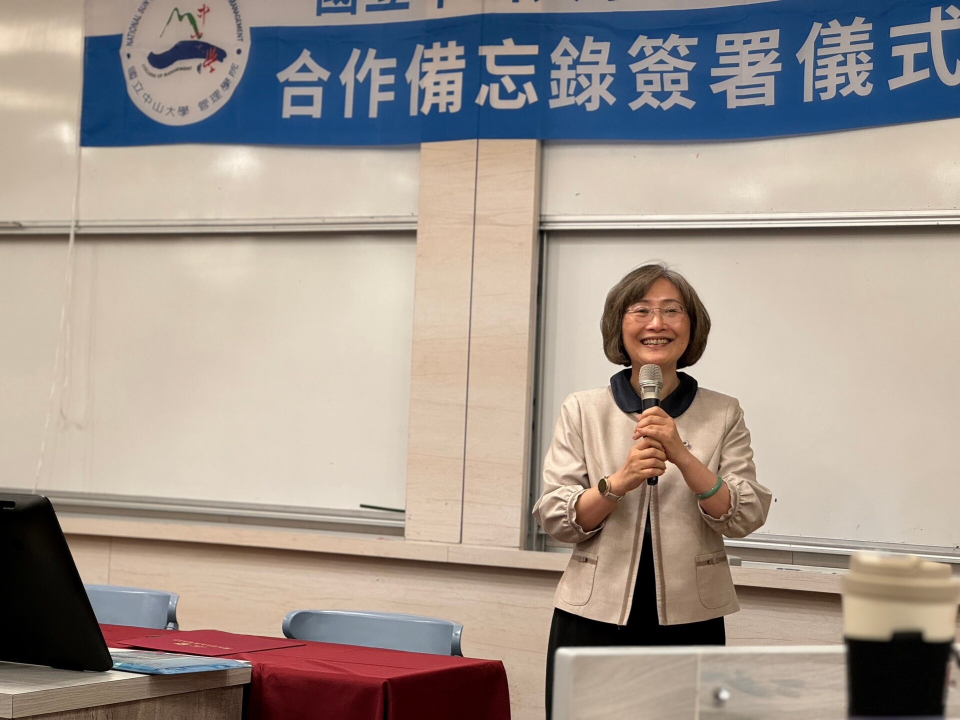 資誠PwC Taiwan永續發展服務公司董事長李宜樺致詞，鼓勵中山管院同學能夠加入永續的行列圖片