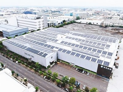 運錩鋼鐵大發廠屋頂的太陽能發電系統已完工啟用。 運錩／提供圖片