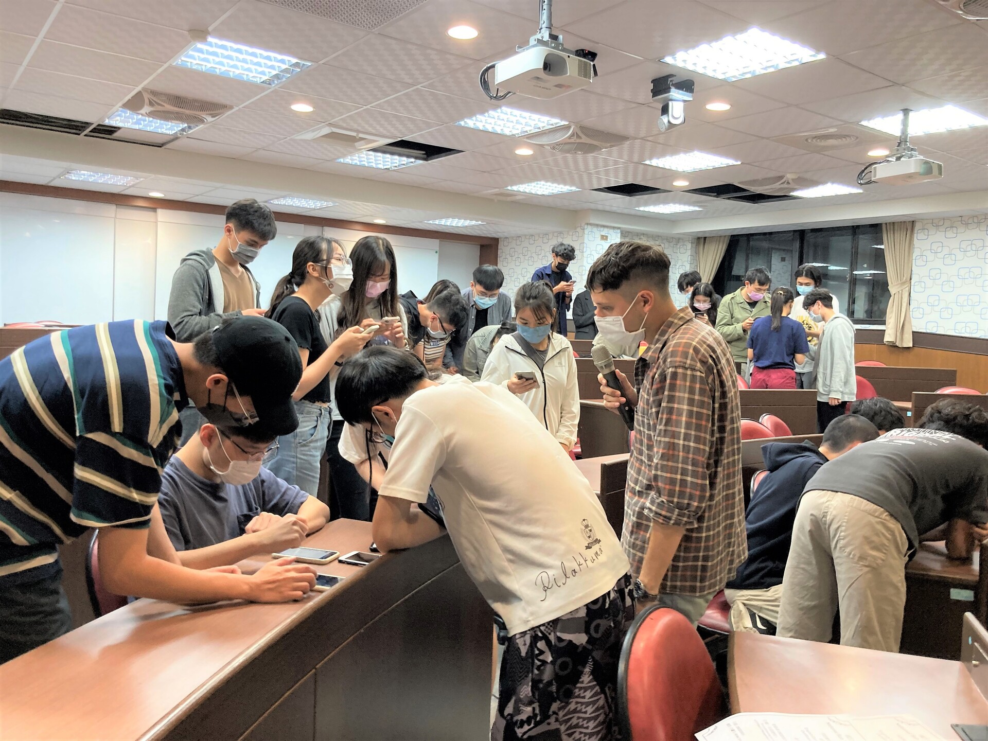 【英語學習角落系列】110-2學期第四場講座- Immigration and Emigration 入境與移民制度圖片
