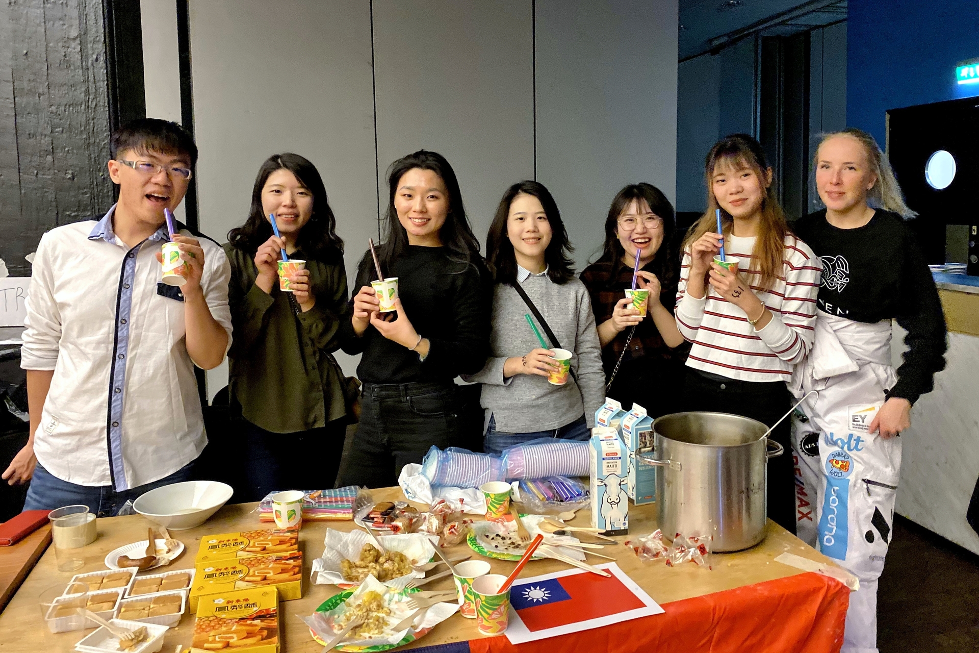 介紹台灣美食給外國學生