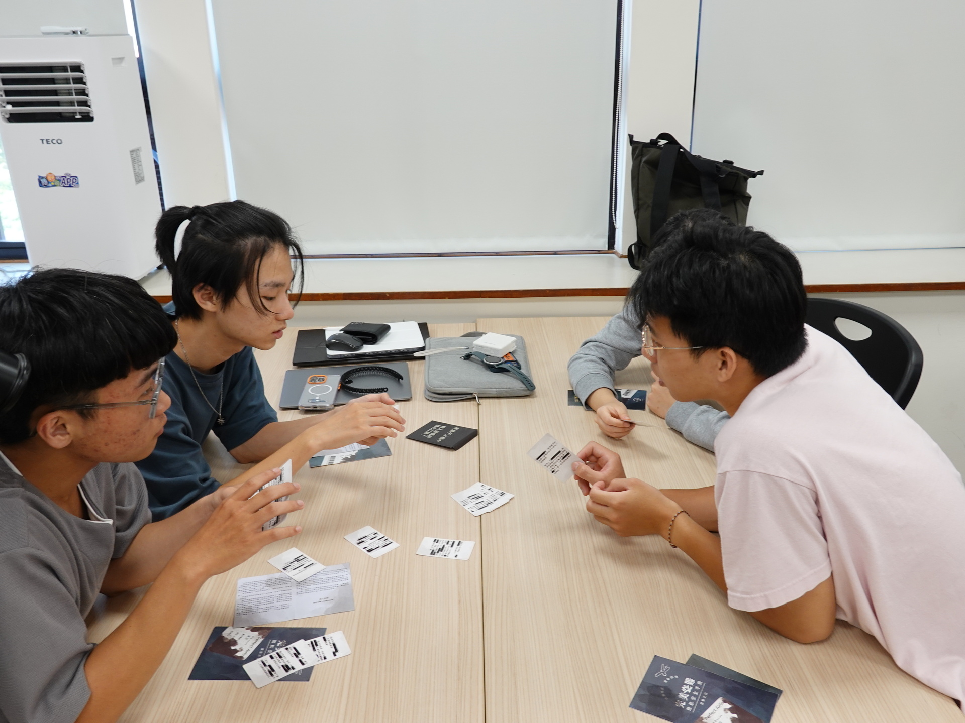 心靈角落工作室藉由沉浸式劇本，讓學生融入議題情境圖片