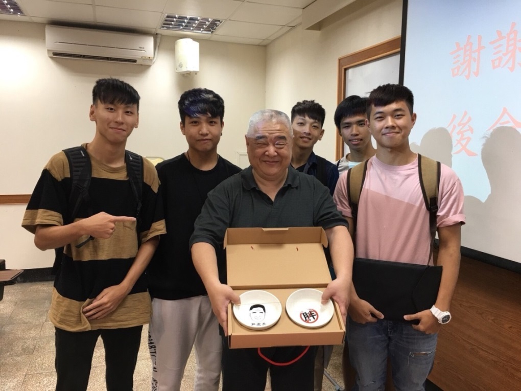 【企管系】尹章中處長分享：小資女孩如何打造創意商機？圖片