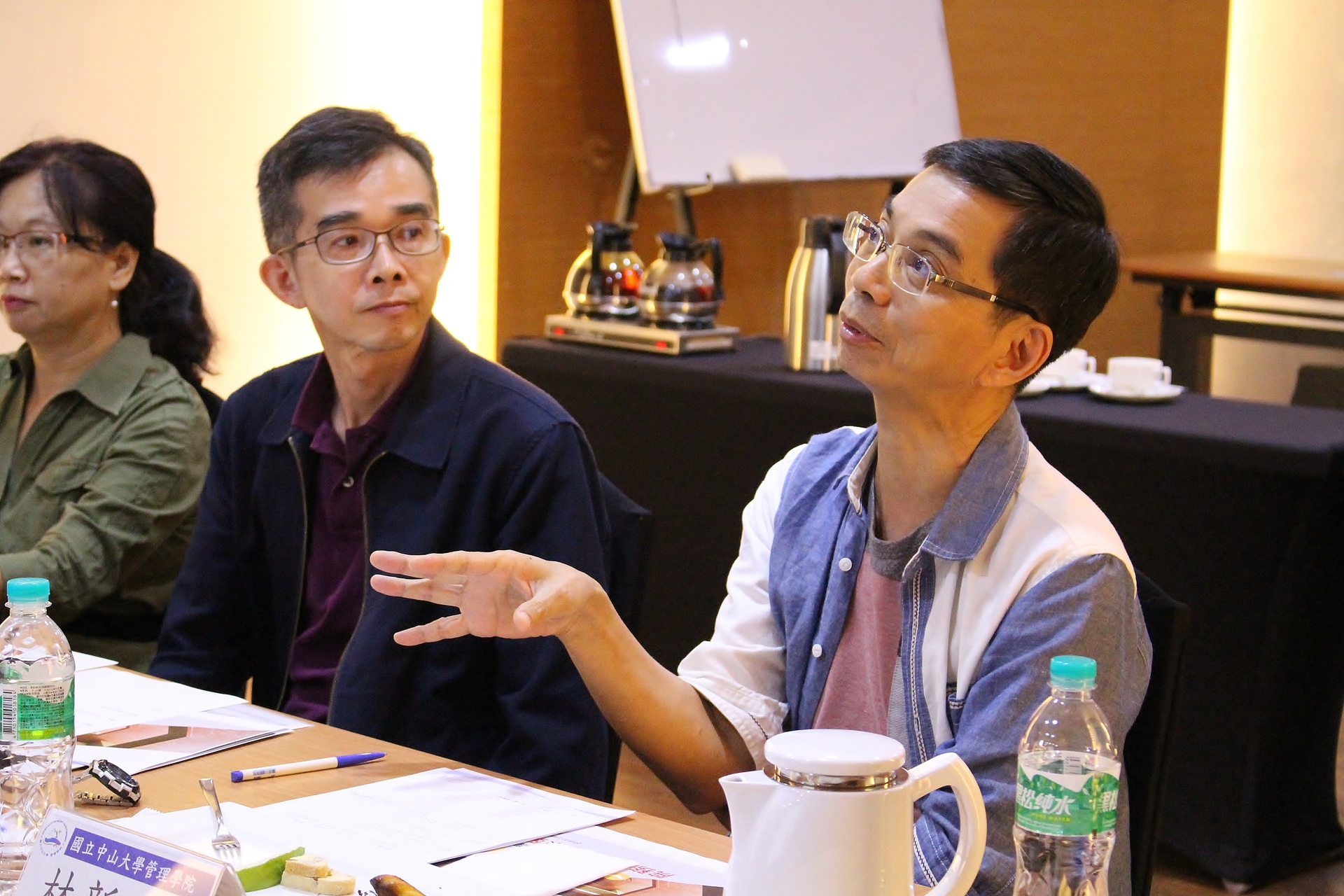106學年管理學院院務諮詢委員會圖片