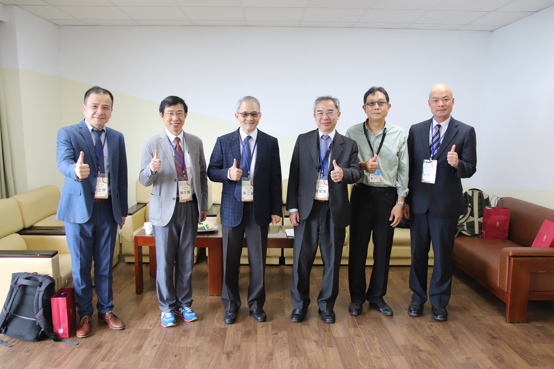 中山管院與台大管院合辦「2021管理觀念與應用：總體環境不確定下之亞太企業管理」研討會圖片