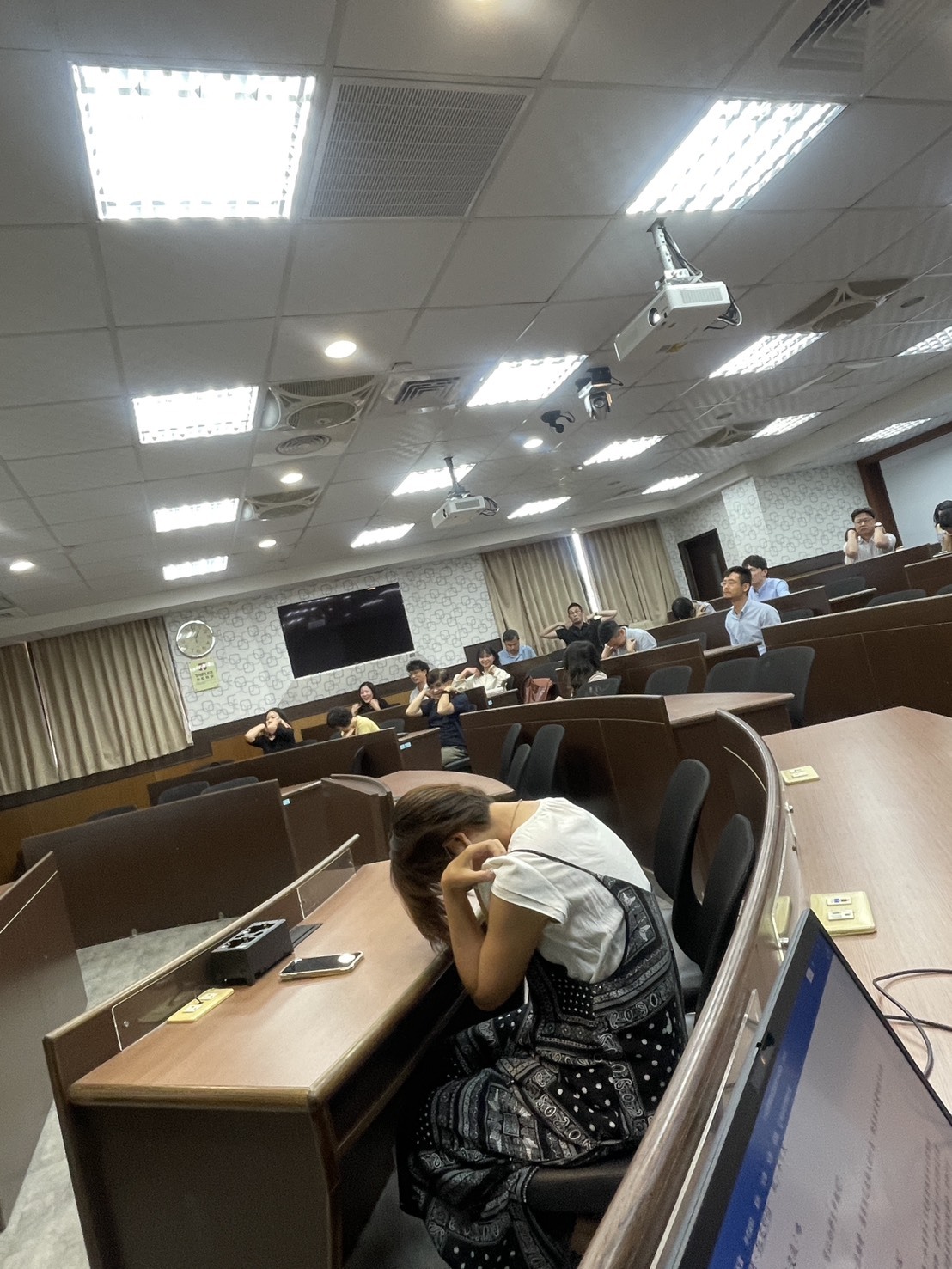 大家一起活絡筋骨