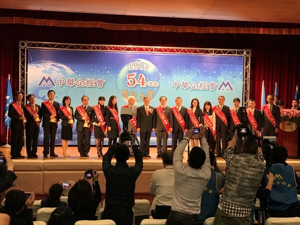 超群領先來自持續創新突破 欣亞數位股份有限公司魏碧芬董事長（校友中心）圖片