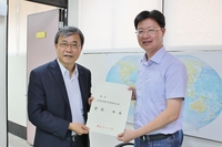 鄭英耀校長致管院專任教師續聘聘書圖片