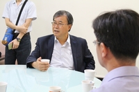鄭英耀校長致管院專任教師續聘聘書圖片