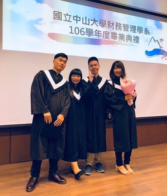 郭旻昇大學時期即廣結善緣，十分珍惜曾與自己一同打拚的團隊夥伴。圖片