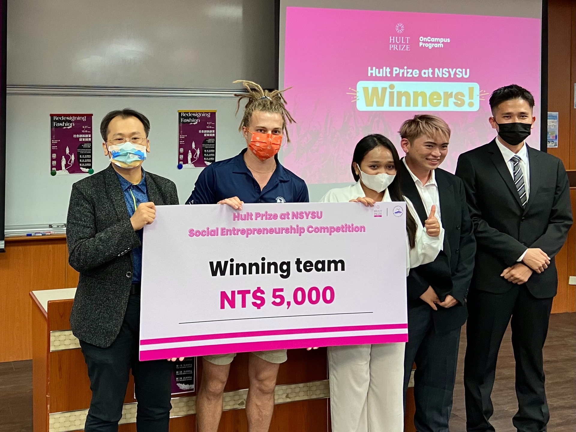 Judge, Professor Jhang, awarded the winning team “BGA”Image