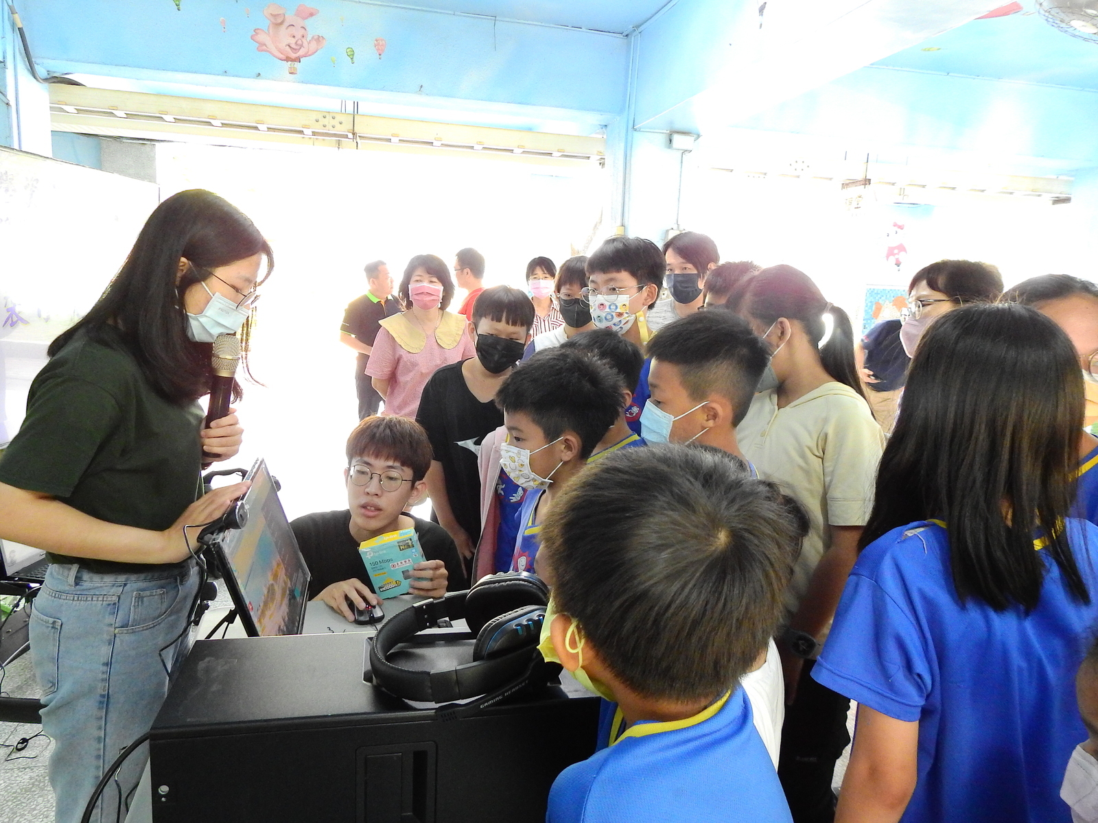 The volunteers demonstrated how to install computers