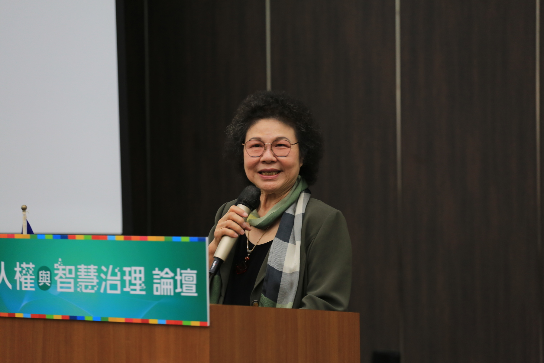 Chen Chu, the former mayor of Kaohsiung City and the Chairperson of the National Human Rights Commission (NHRC) was invited to return to NSYSU, her alma mater, to offer the opening remarks for the event. She encouraged students to expand their horizons with proactivity, to learn from multiple areas, to consider AI development with varied perspectives and tolerance, and to pay attention to human rights and social justice concerns.Image