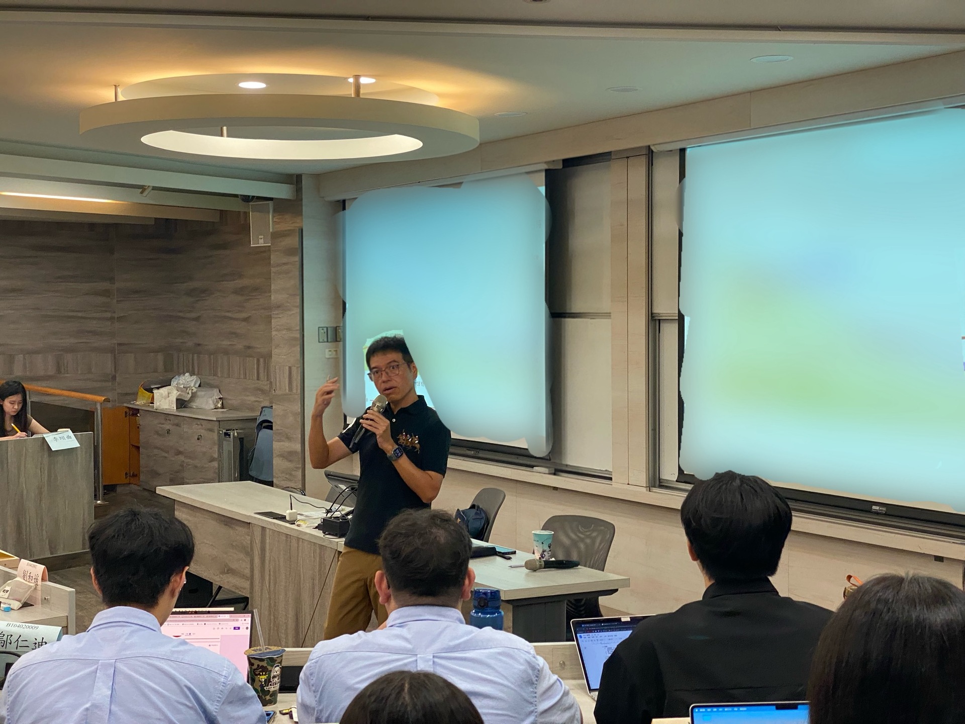 劉副總經理深入淺出講解內容圖片