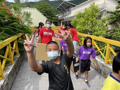 中山大學資管系校友及師生送愛到偏鄉圖片