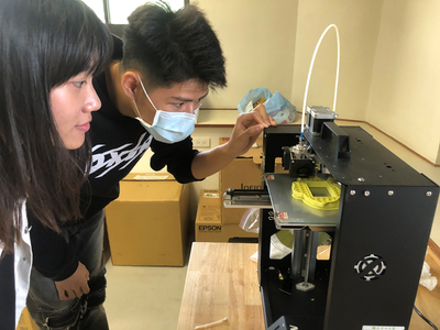 學生利用3D列印作品圖片