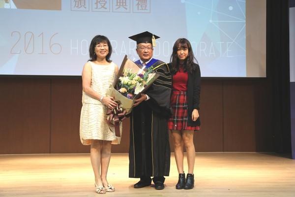 首位校友企業家 謝進南獲頒中山名譽博士（中山新聞）圖片