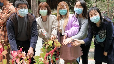 【管院CSR】〔國際學程-IBMBA〕《Student Association》Land Ethics: Red Quinoa Harvest圖片