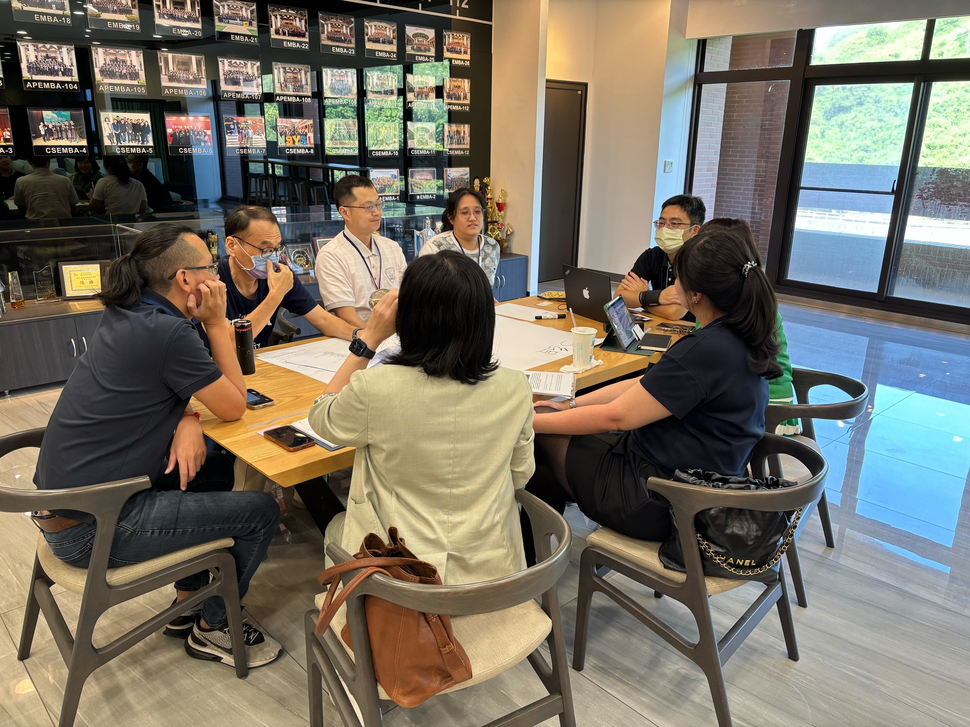 學員熱烈參與議題討論圖片