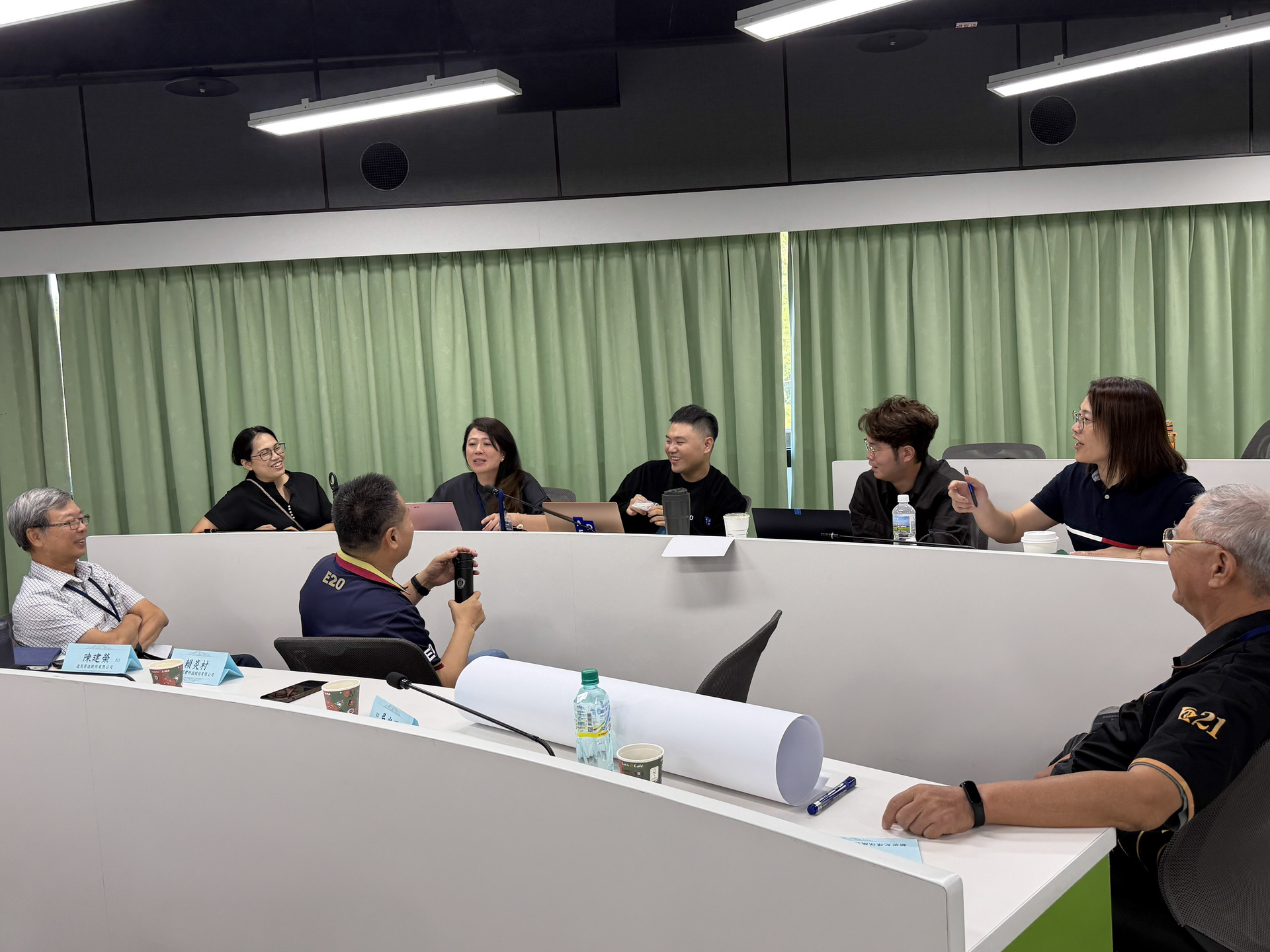 學員們踴躍討論,現場思維火花不斷圖片