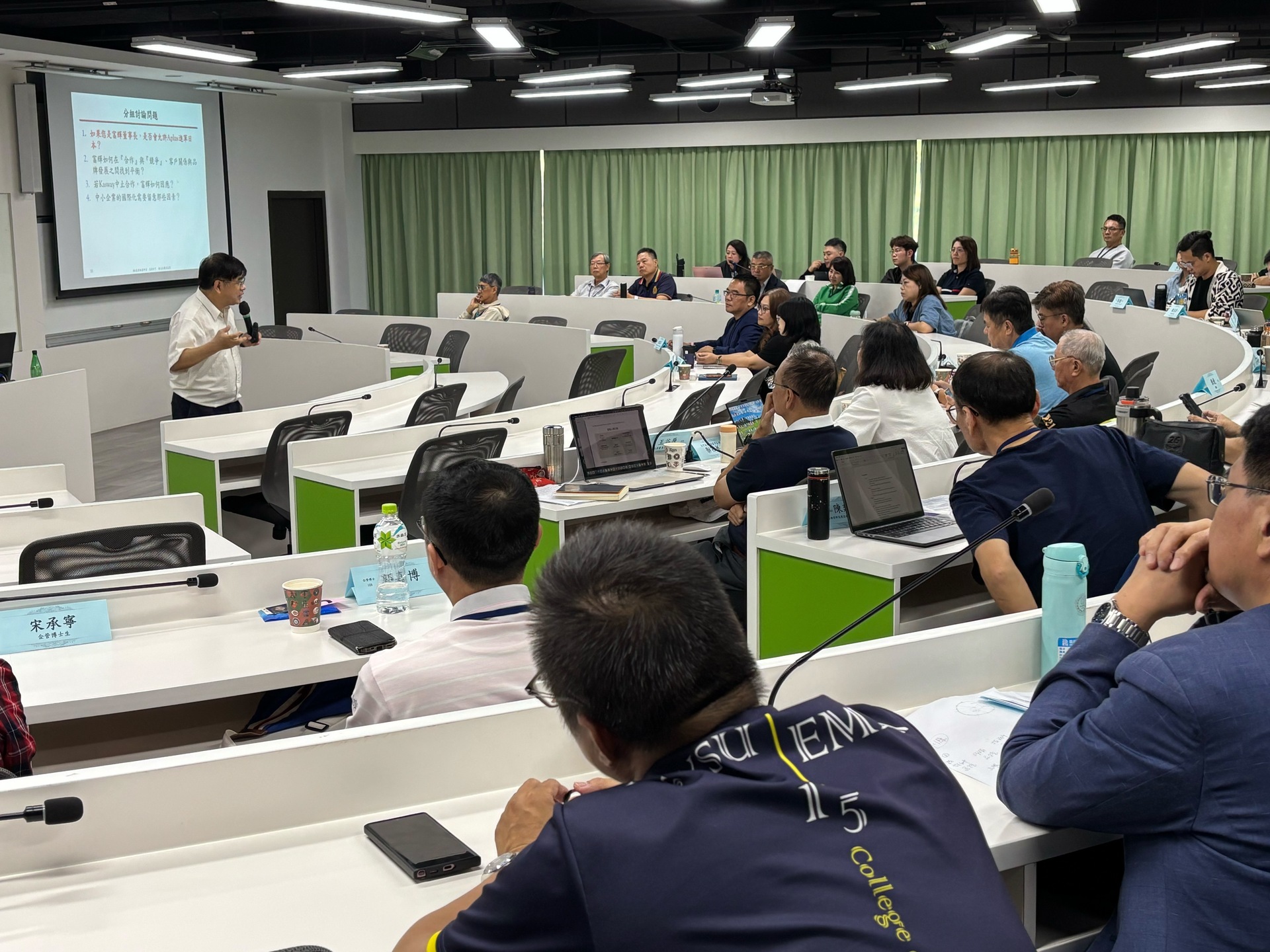 管院資深學長姐,回母校腦力激盪,體驗策略思考與決策推演的過程圖片