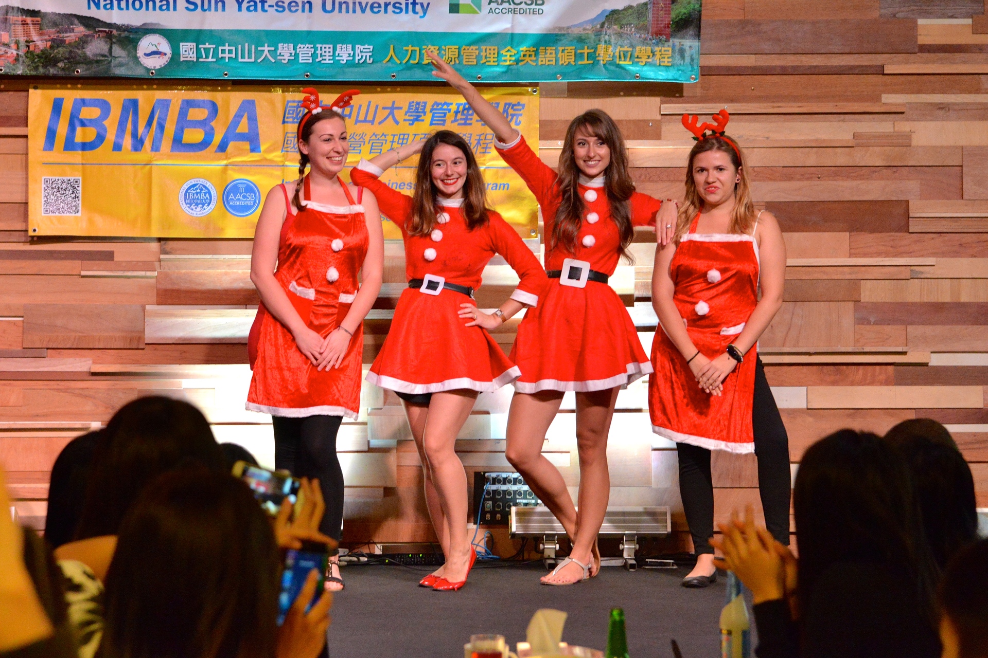 管院國際學程同樂 Live演出慶耶誕圖片