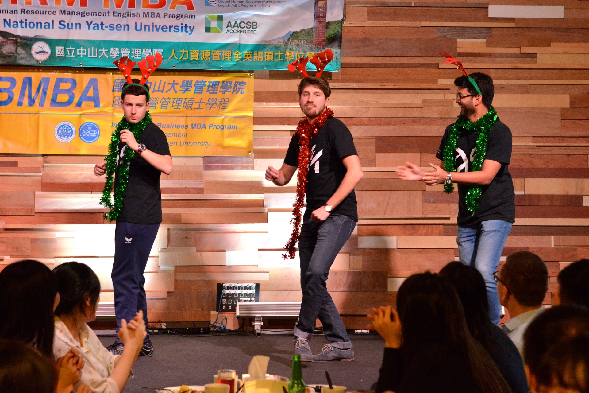 管院國際學程同樂 Live演出慶耶誕圖片