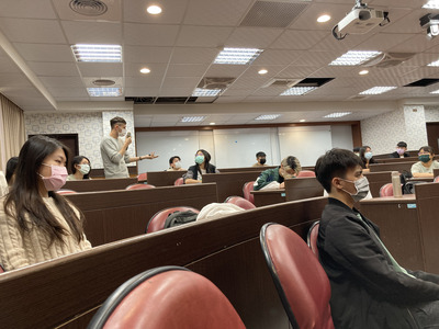 【英語學習角落】3/10講座-COVID, Rules, Safety and Public Health圖片