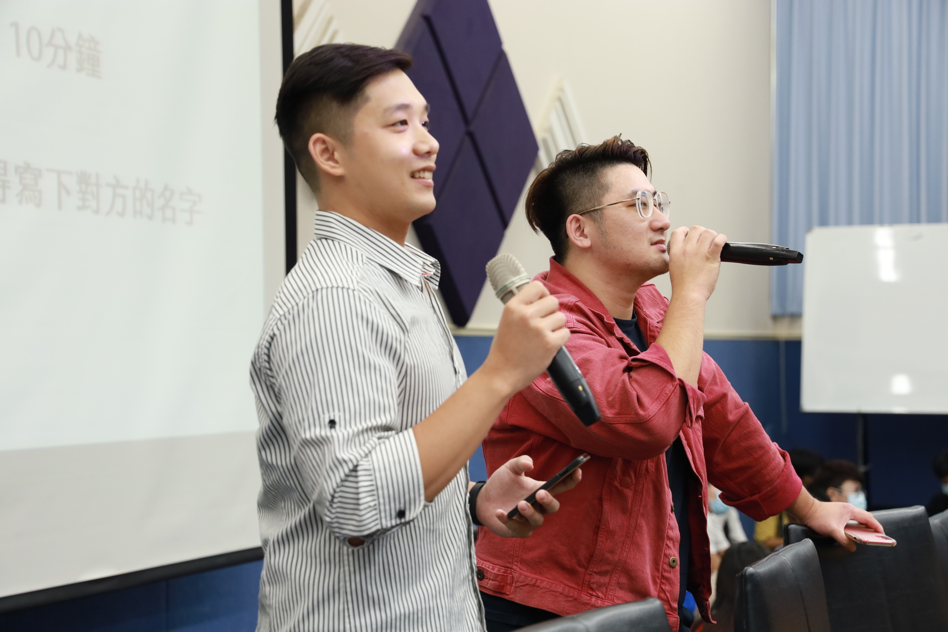 中山財管系106級校友陳鐿中(左)和陳建宏(右)圖片