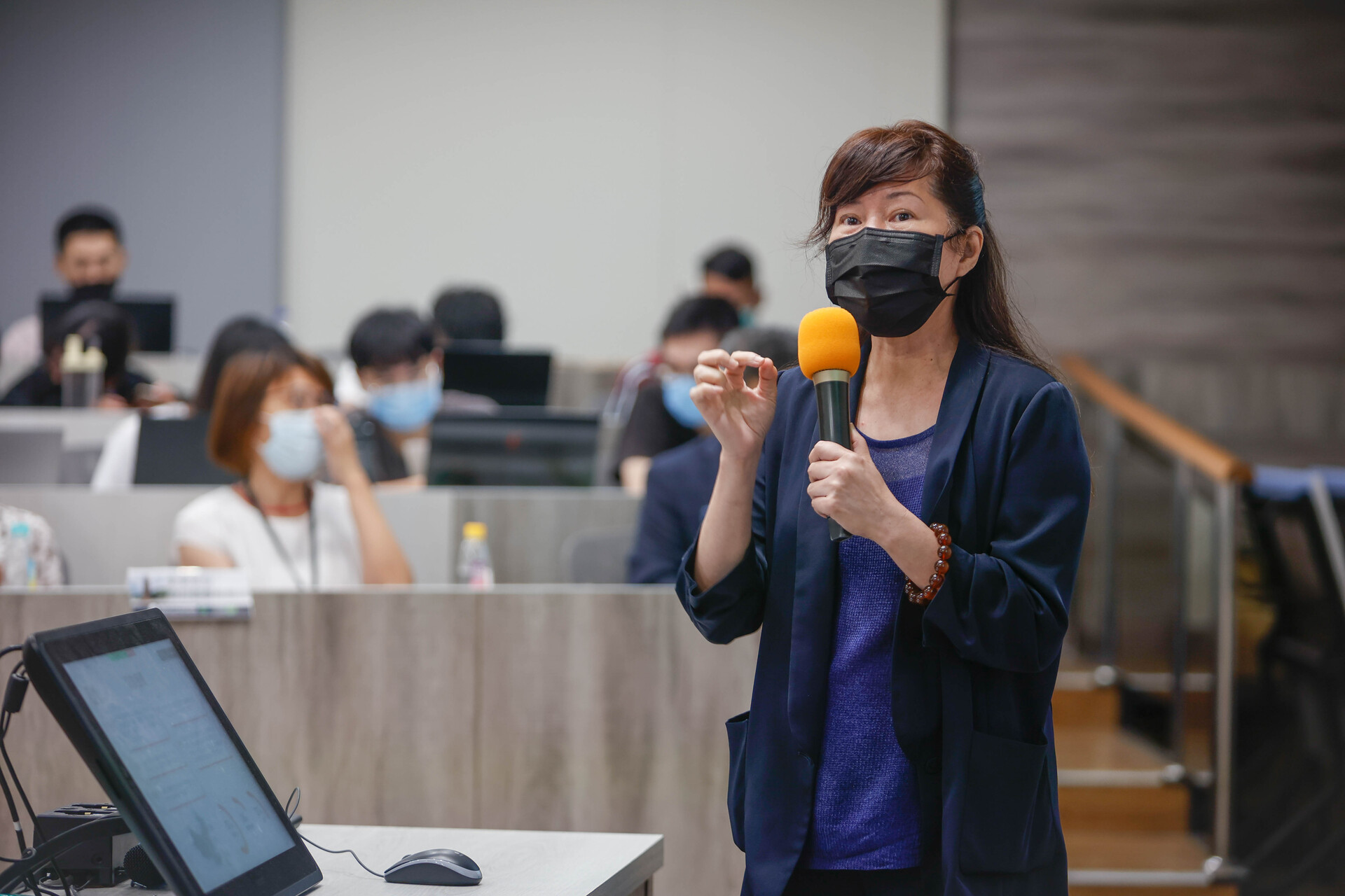 企業簡報圖片