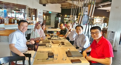 左起：國際中心徐士傑主任、北方大學科技與作業管理學系Dr Norani Nordin、Dr Alminnourliza、Dr Mohamad Rizal Razalli、資管系黃三益老師、財管系張世賢老師及資管系楊淯程老師圖片