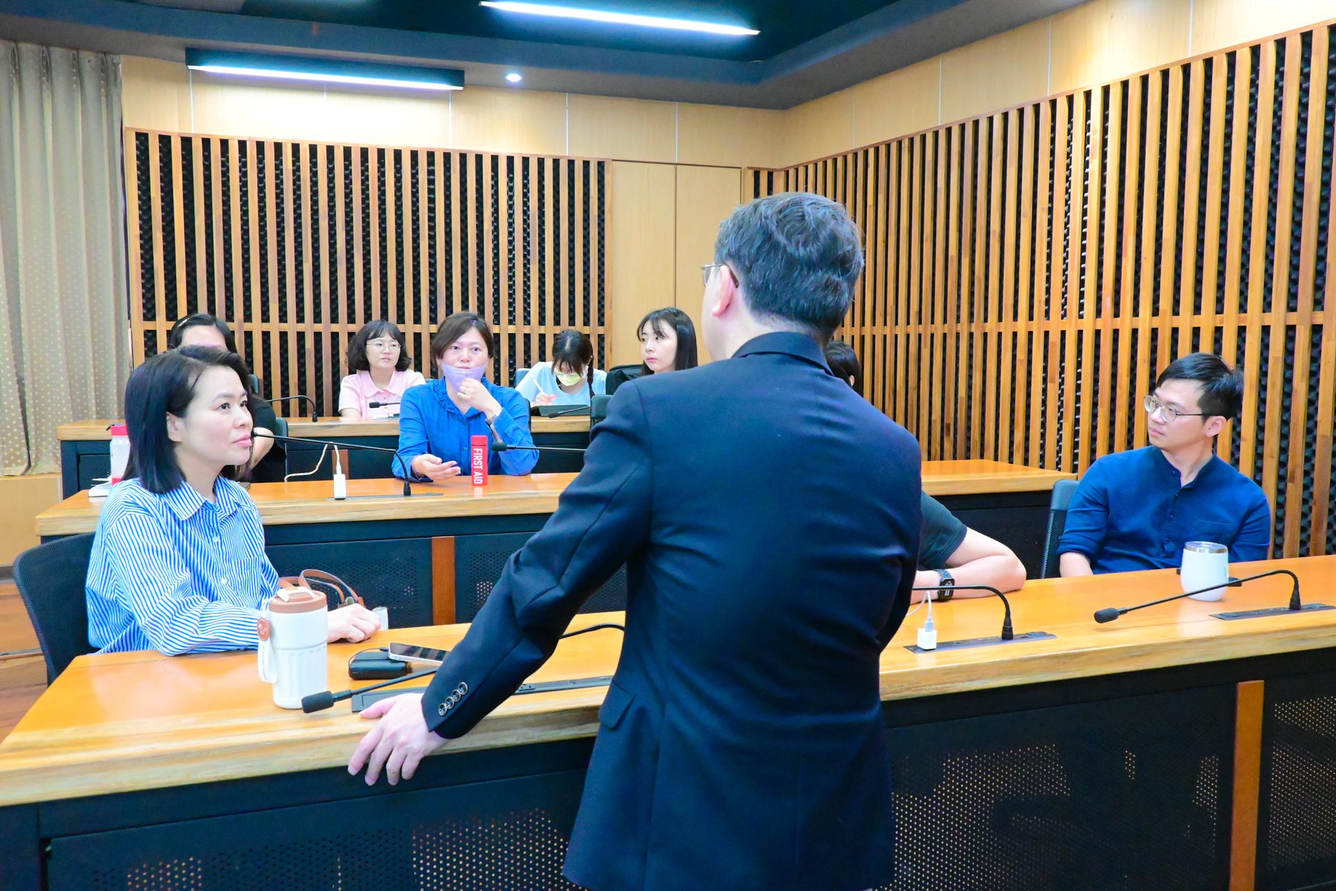 Prof. Tsai answers questions from faculty members