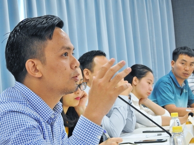 Active discussion and participation by participants in the workshopImage