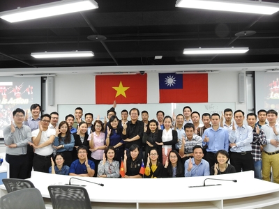 李政傑副總分享身體語言傳達的意涵，生動有趣圖片